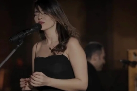 İran Mahkemesi Başörtüsüz Konser Veren Şarkıcı Parastoo Ahmadi'nin Kırbaç Cezasını Onadı