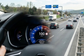 AB Otoyollarında 100 km/s Hız Sınırı ve Yakıt Tasarrufu Önerisi Tartışma Yarattı